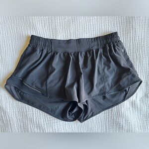 Lululemon Hotty Hot Shorts 2.5”